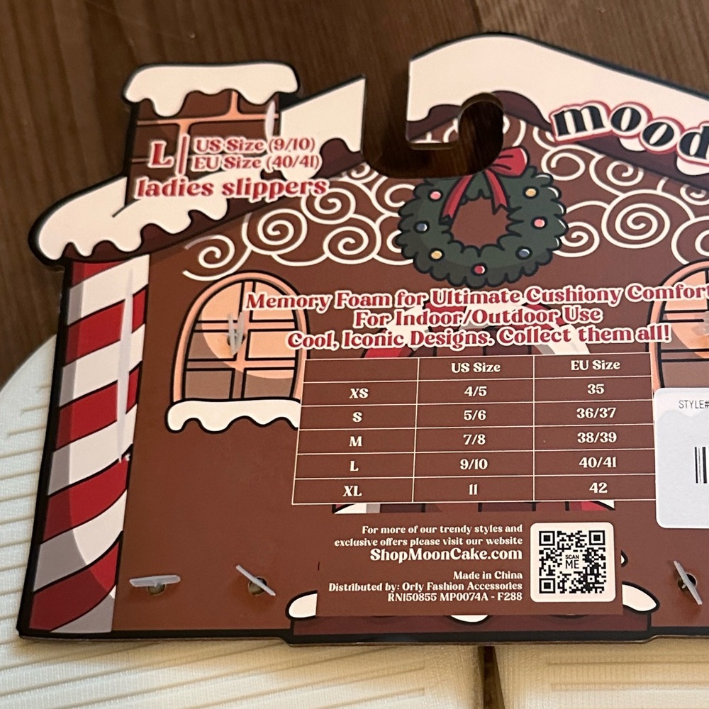 Gingerbread Man Ladies Slippers - Picture 6 of 9